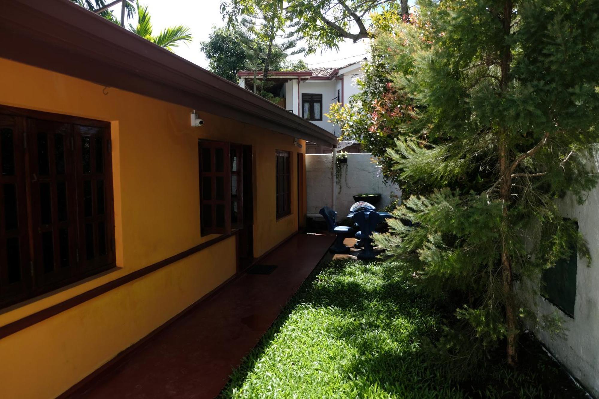 Menaka Homestay Tangalle Eksteriør billede